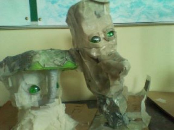 Children and teacher’s puppets : 9yr old’s papier mache puppet